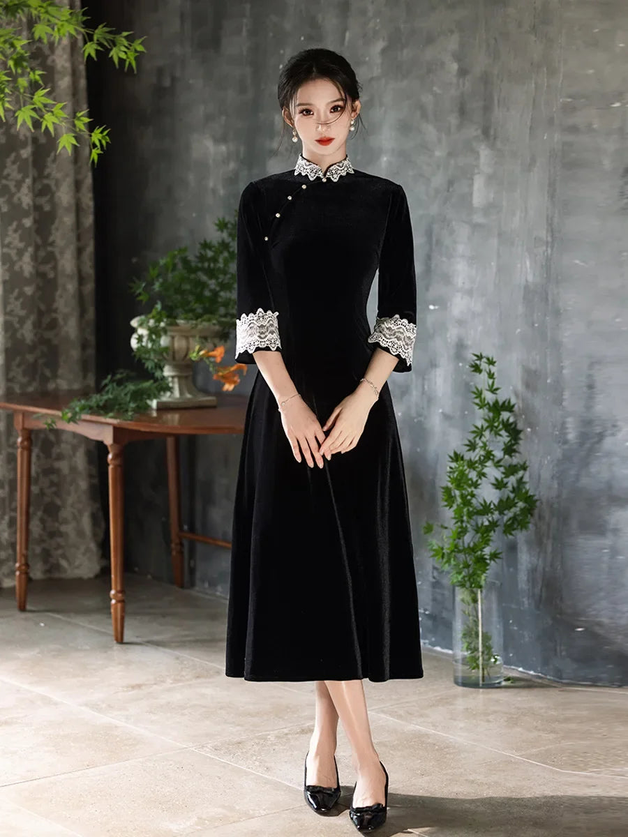 Black Long Sleeves Velvet A-Line Qipao with Lace Trim