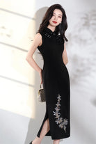 Black Sleeveless Modern Qipao Dress With Foral Embroidery