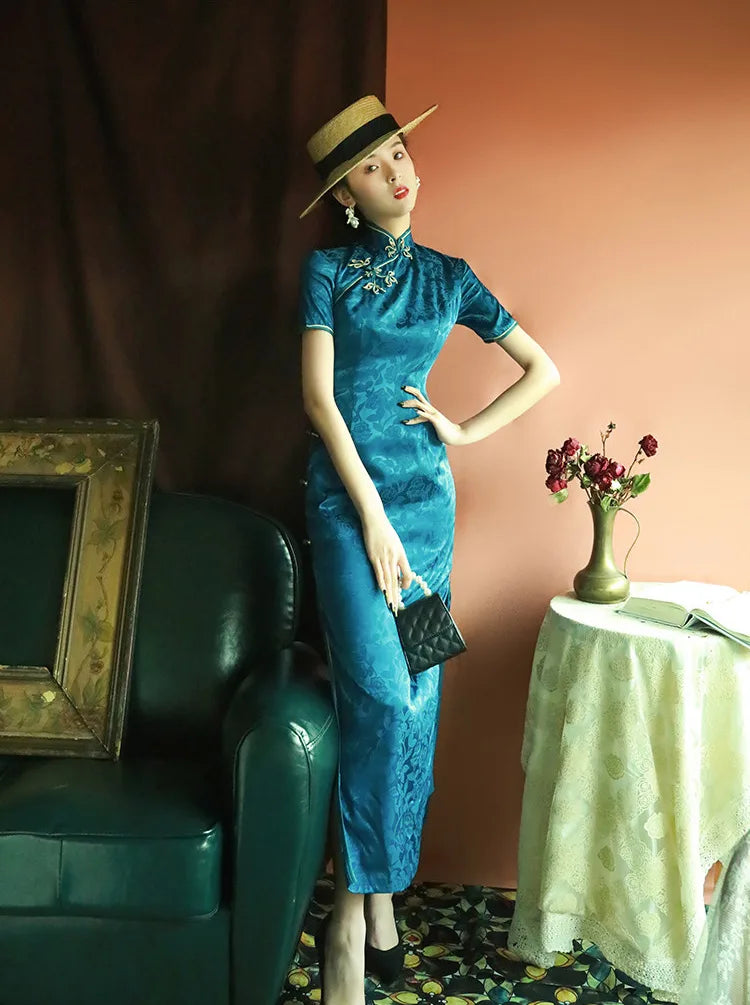 Blue Cheongsam dress with vintage Shanghai style, slim fit design and elegant side slit