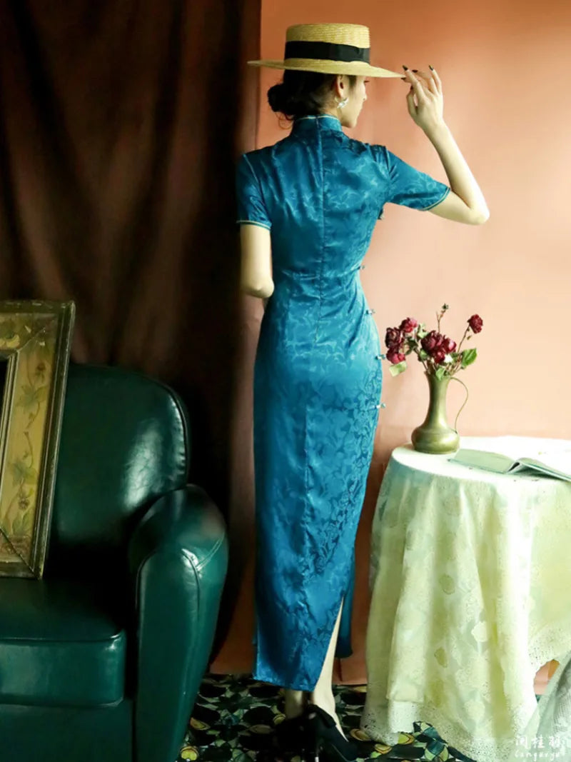 Blue Cheongsam dress with vintage Shanghai style, slim fit design and elegant side slit