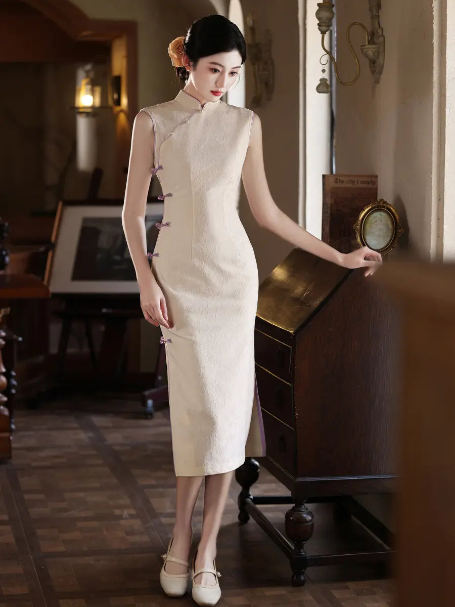 Cream White Sleeveless Jacquard Qipao with Purple Trim