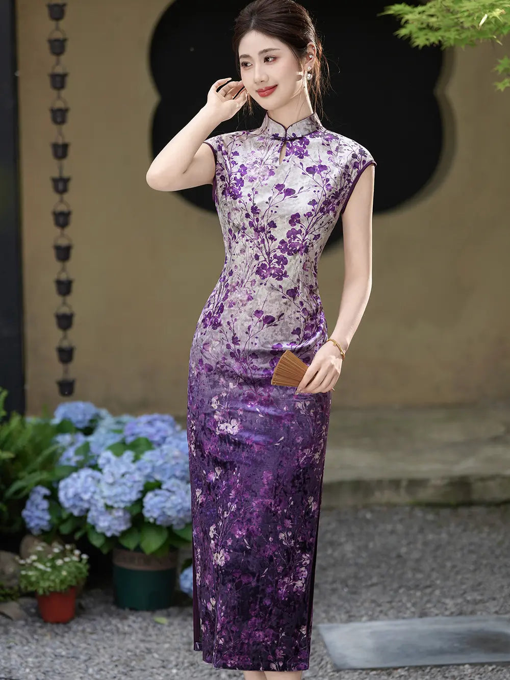 Gradient Purple Floral Velvet Sleeveless Modern Qipao