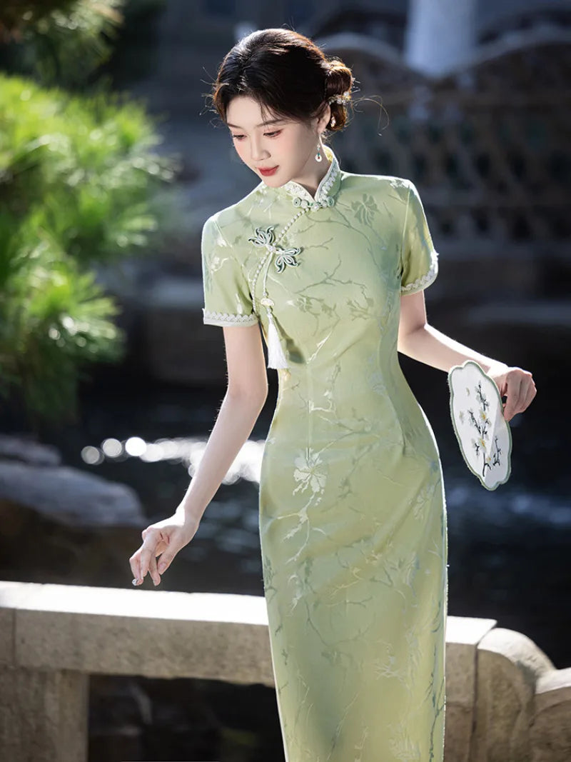 Green Qipao Dress with elegant silhouette, refined collar, and slim fit design