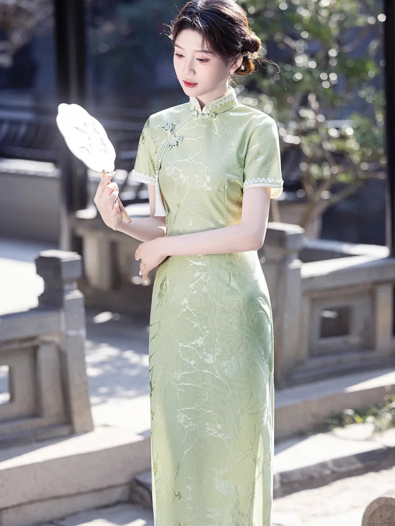 Green Qipao Dress with elegant silhouette, refined collar, and slim fit design