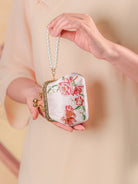 Elegant Embroidered Coin Purse Vintage Mini Pouch with Pearl Chain