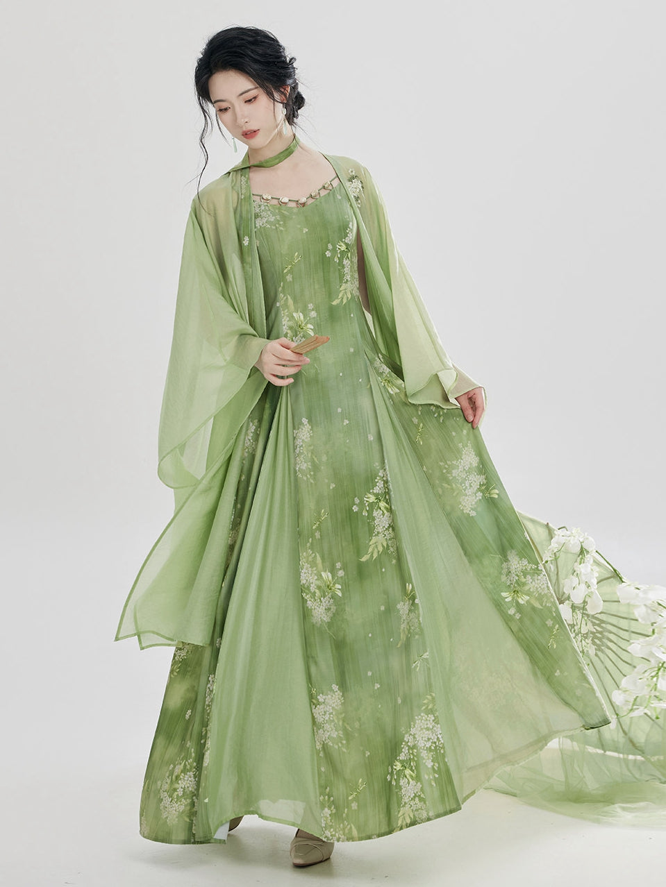 Green Modern Chinese Dress Set with Embroidered Robe