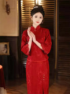 Elegant modern red Qipao wedding dress with long sleeves, perfect for autumn and winter brides