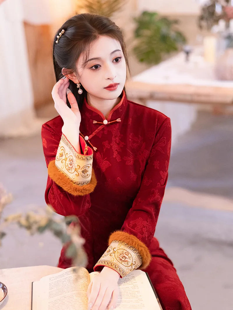 Red fleece-lined New Year Cheongsam Dress with fitted waist, vintage charm and elegant neckline design