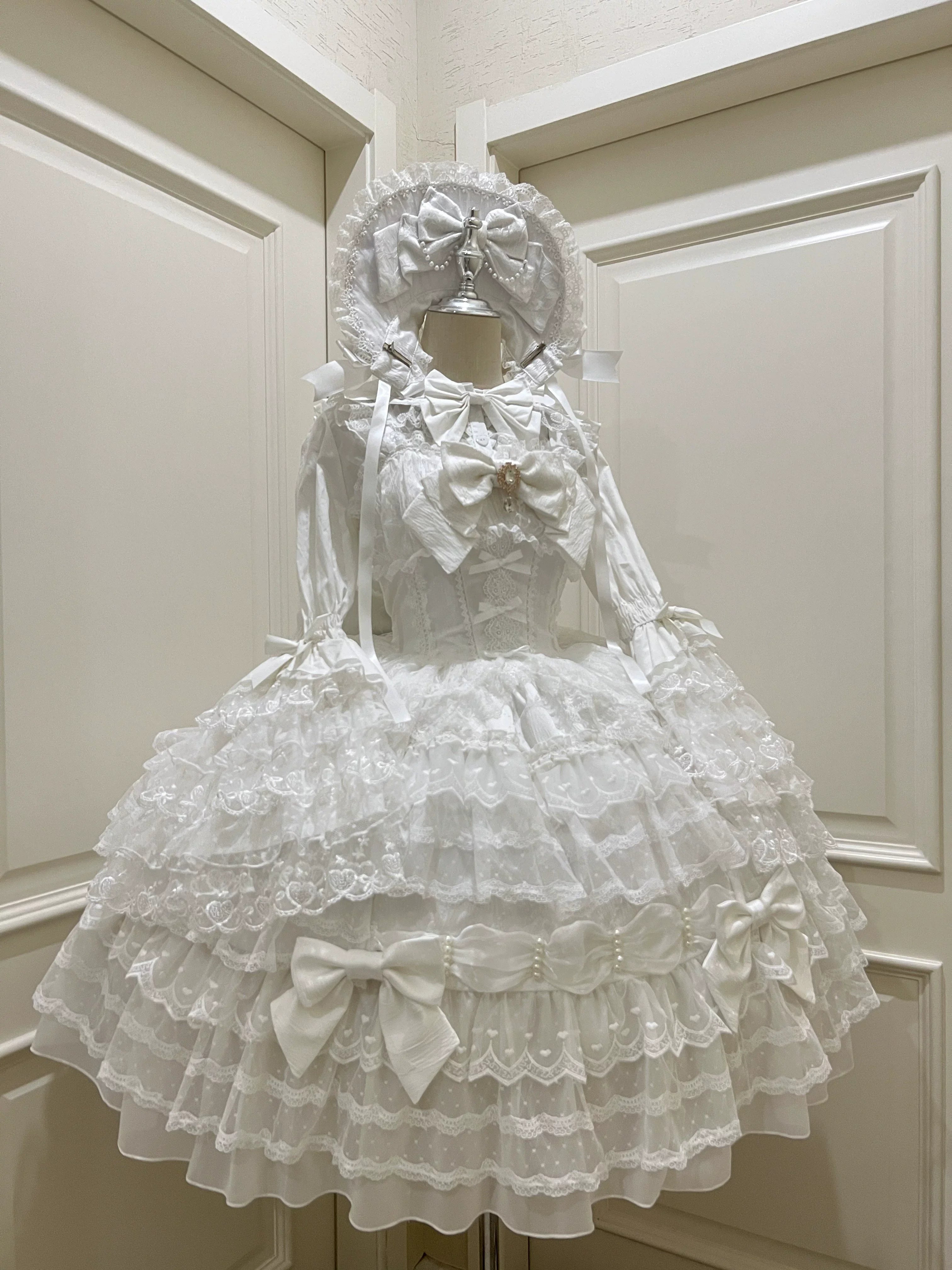Dream Prelude - Dreamy Princess Lolita JSK Dress Suit, Tiered Lace Black
JSK + Back Trailing Bow S