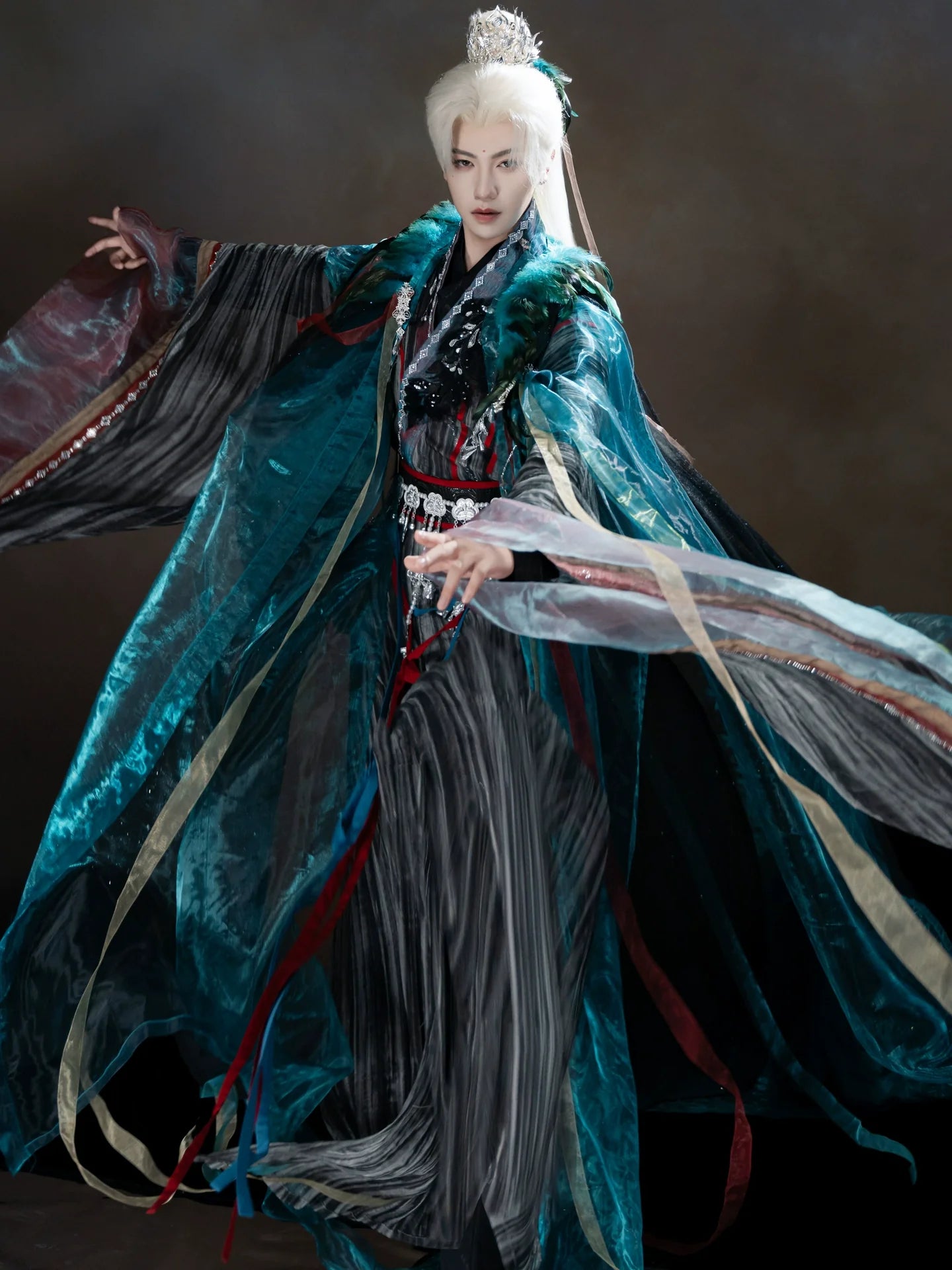 Peacock King Hanfu - Unisex Xianxia Robe with Godly Patterns, Male Costume (Preorder)