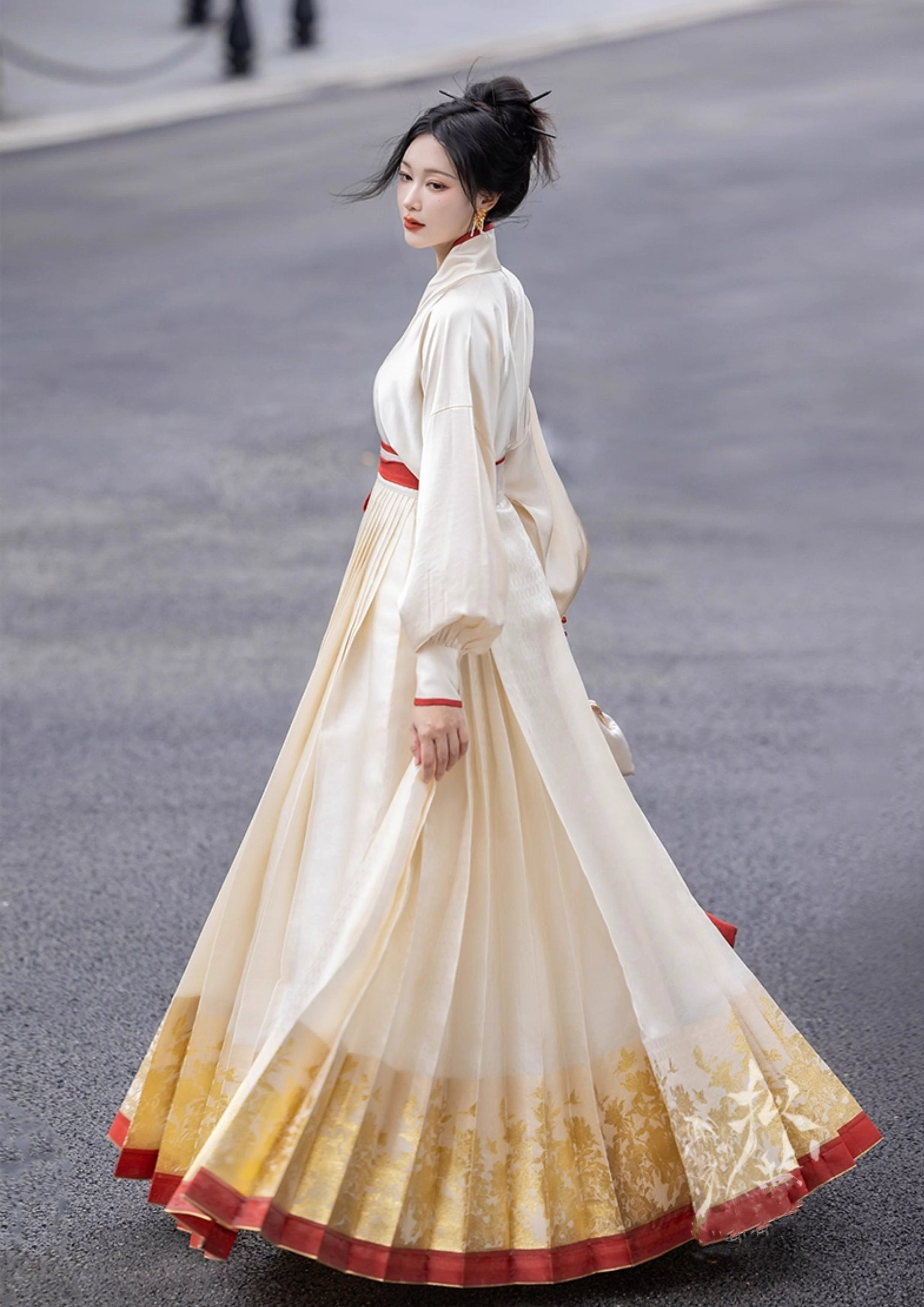 Spell of the Fragrance | Modern 2-Pieces Ma Mian Skirt Set (国色)