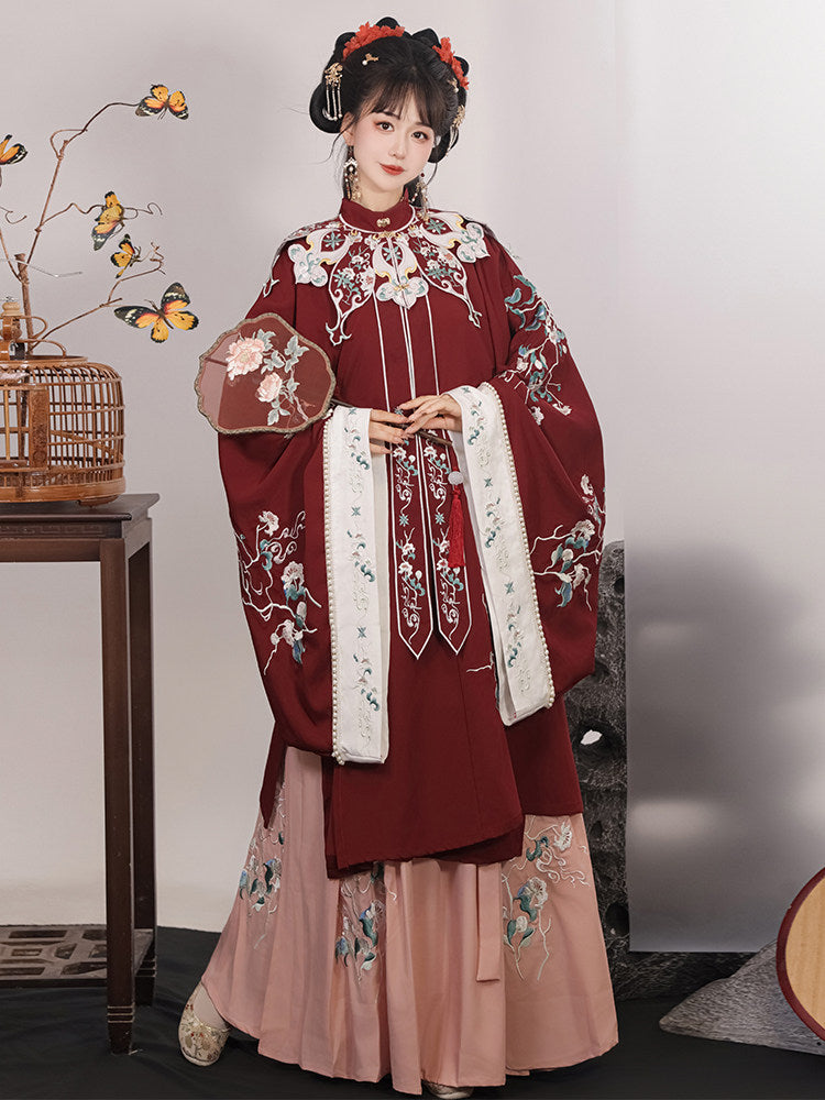 Ming Dynasty Hanfu Set with Cloud Collar & Pleated Skirt｜Flower Glass 花璃子