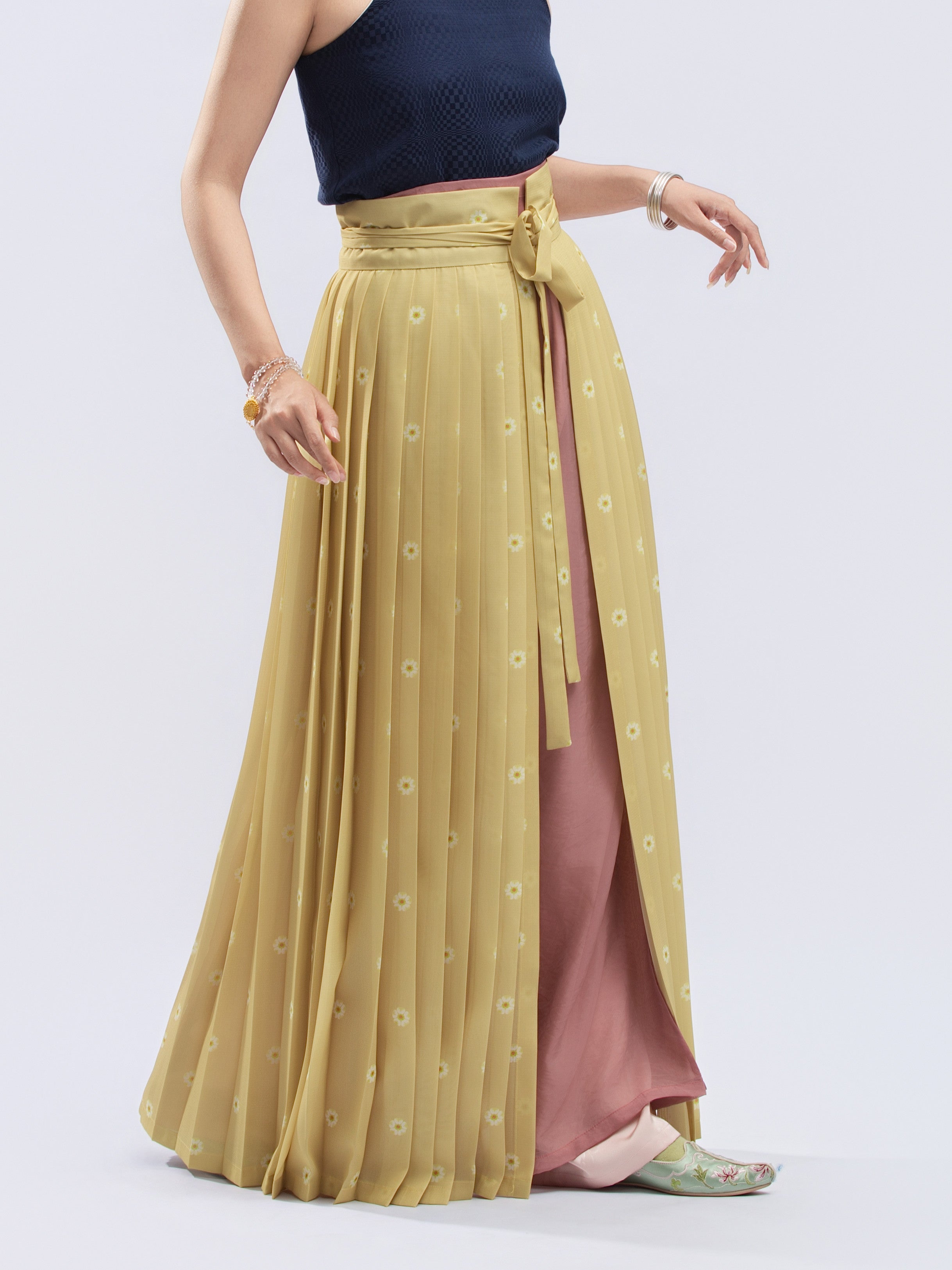 Er Jing 二经 Second Sutra Song Dynasty Pear Blossom Hewei Apron Skirt