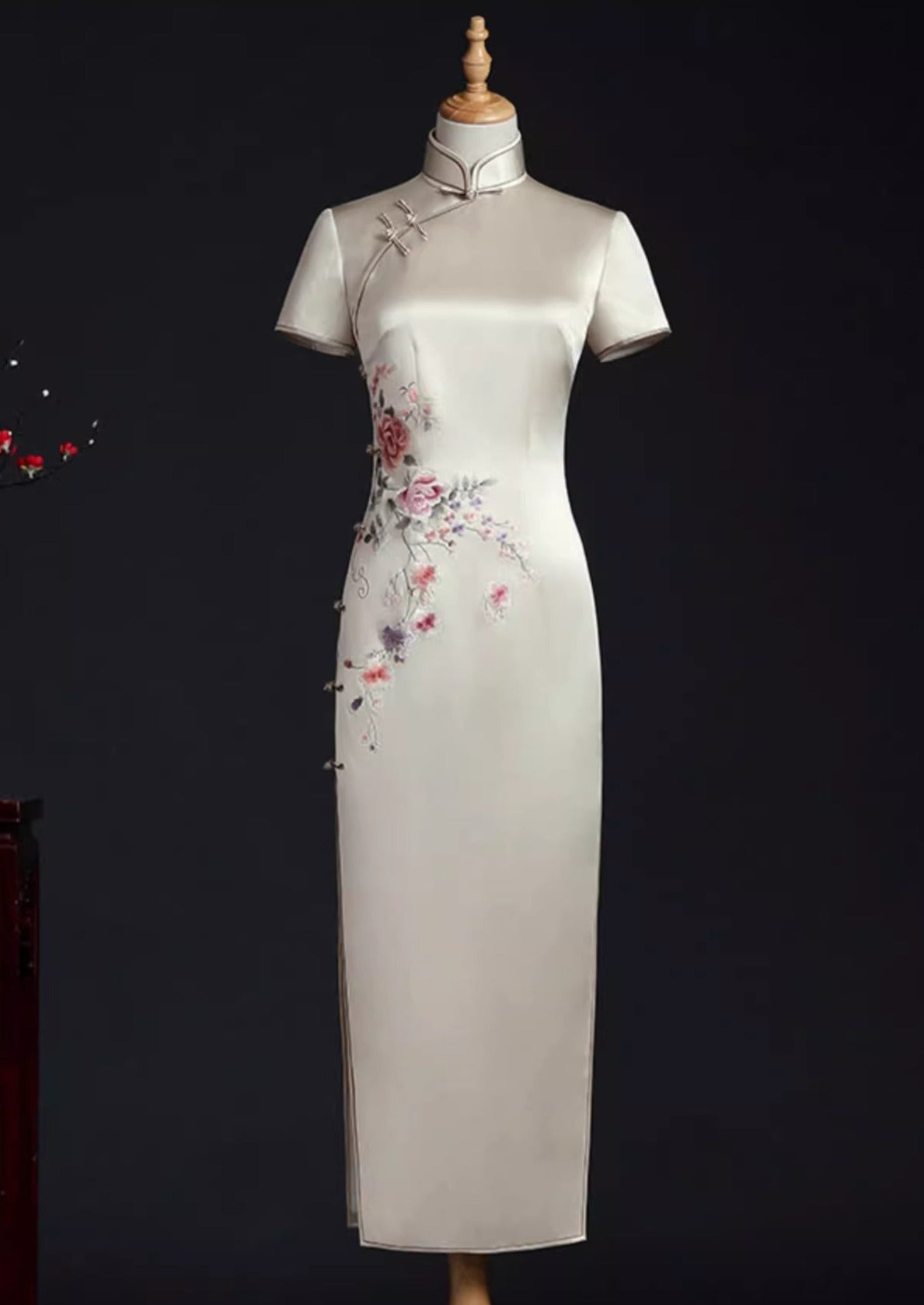 Rosie | Silk Champagne Custom Made Qipao (玉玫瑰)