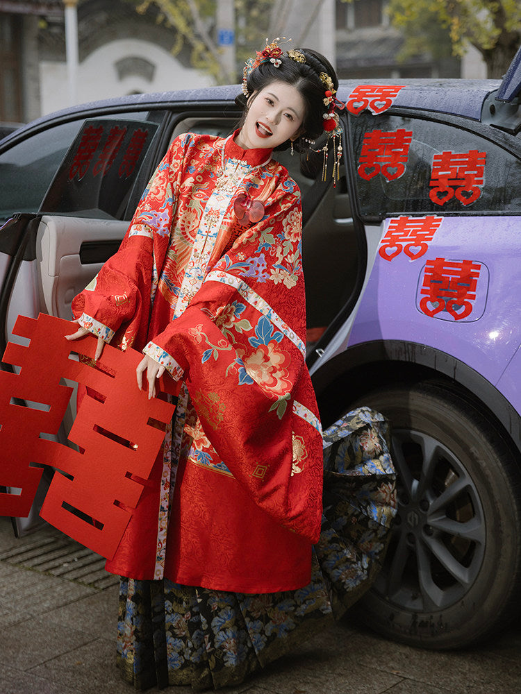 Ming Dynasty Bridal Hanfu Set with Robe & Mamian Skirt | Fengxia 凤霞