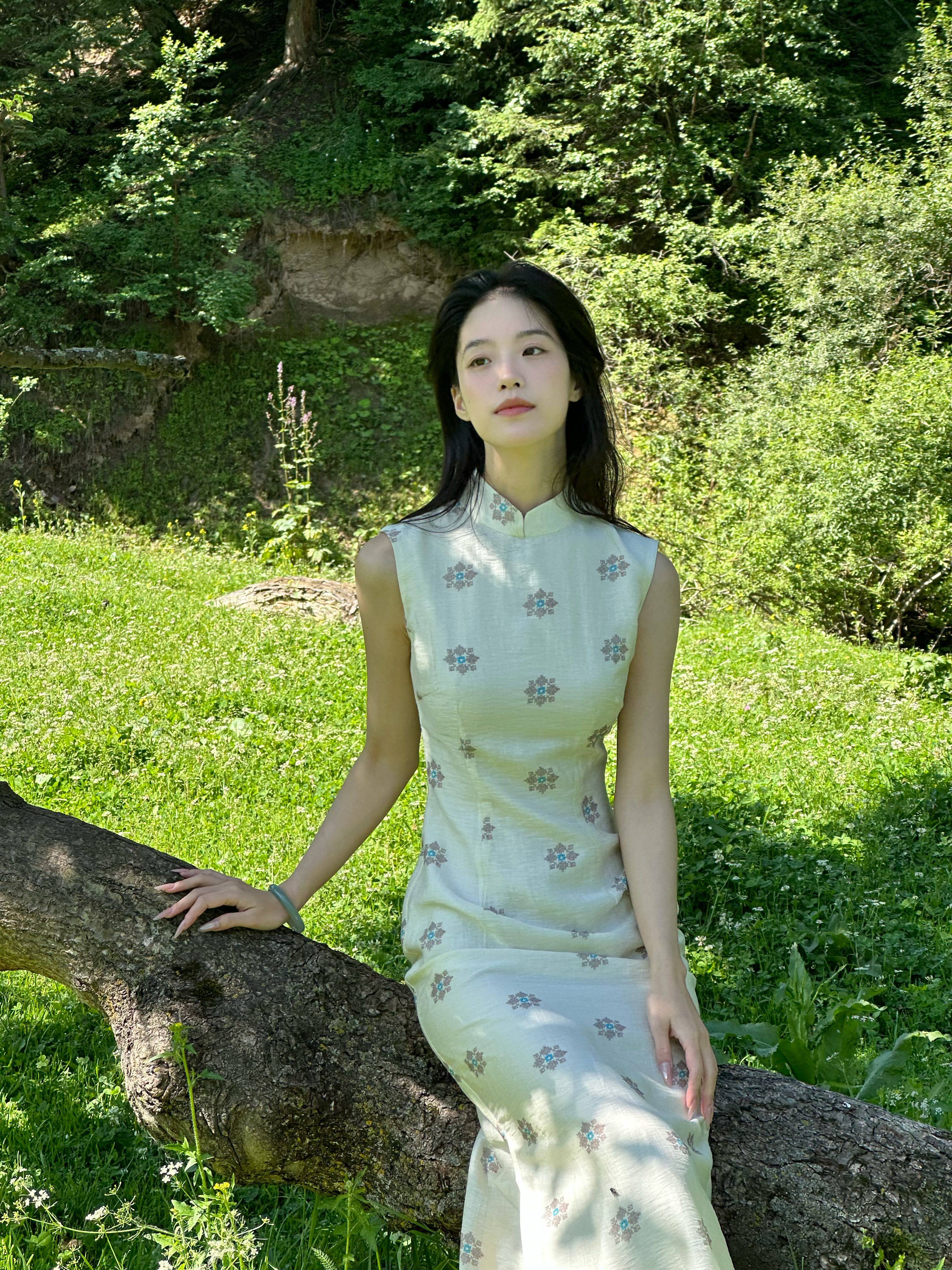 Sleeveless Tencel Hemp Long Cheongsam | Qumu