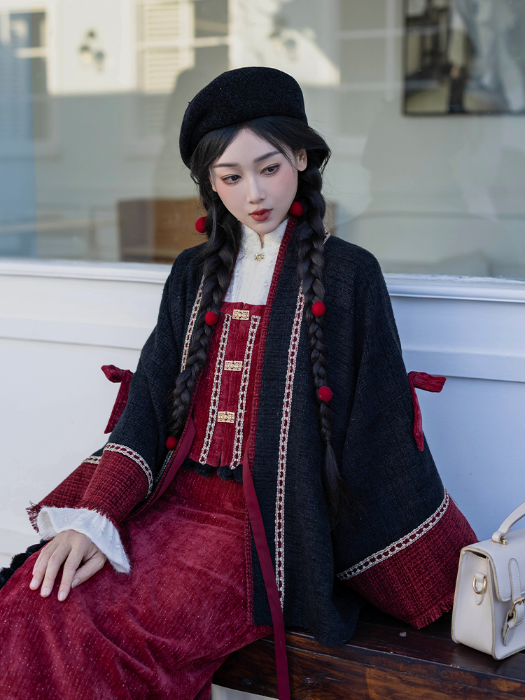 Festive Hanfu Crop Jacket and Spiral Skirt for Chinese New Year - Serenade 小夜曲 (Preorder)