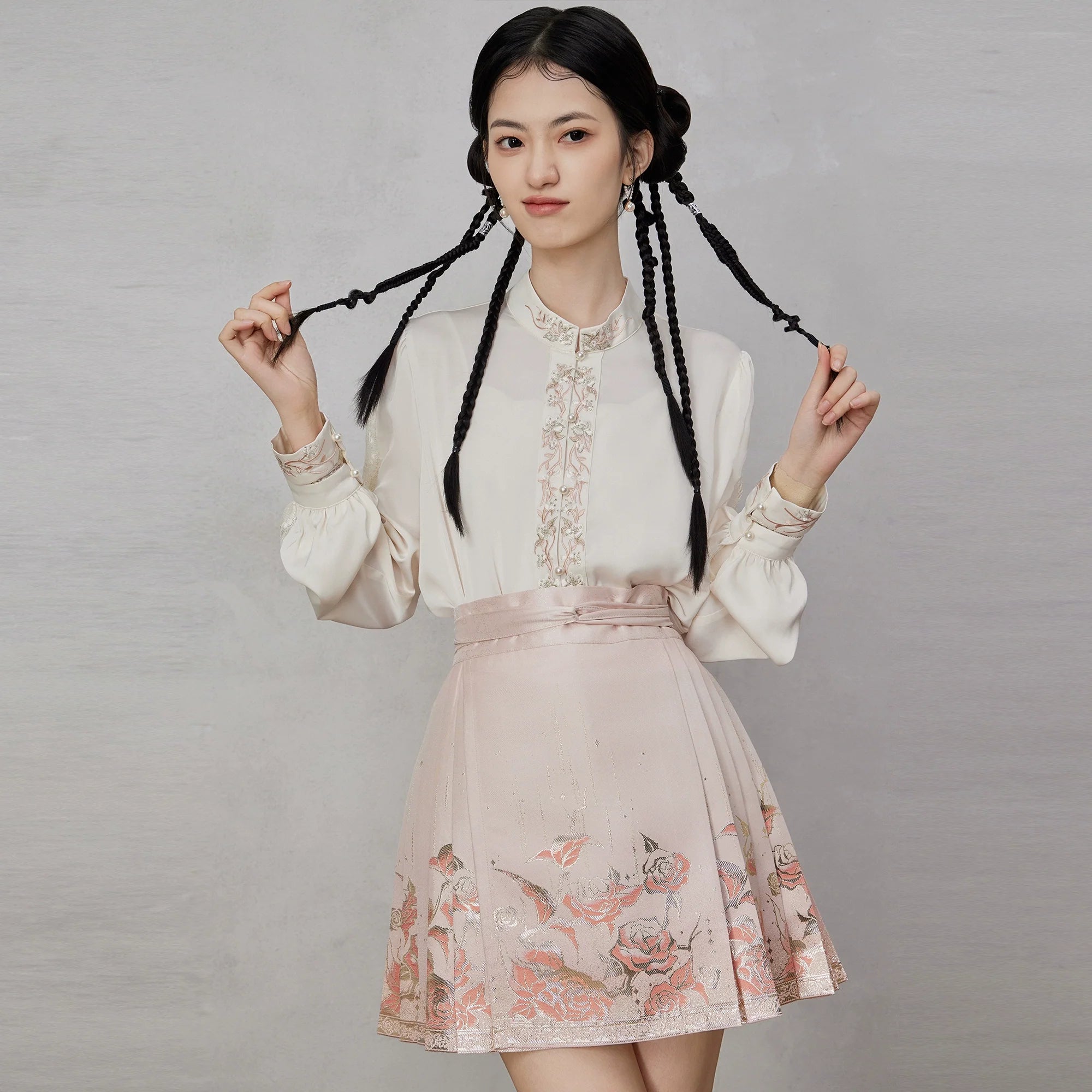 Ming Dynasty Modern Hanfu, Mamianqun, Rose 鎏金玫瑰 (Preorder)