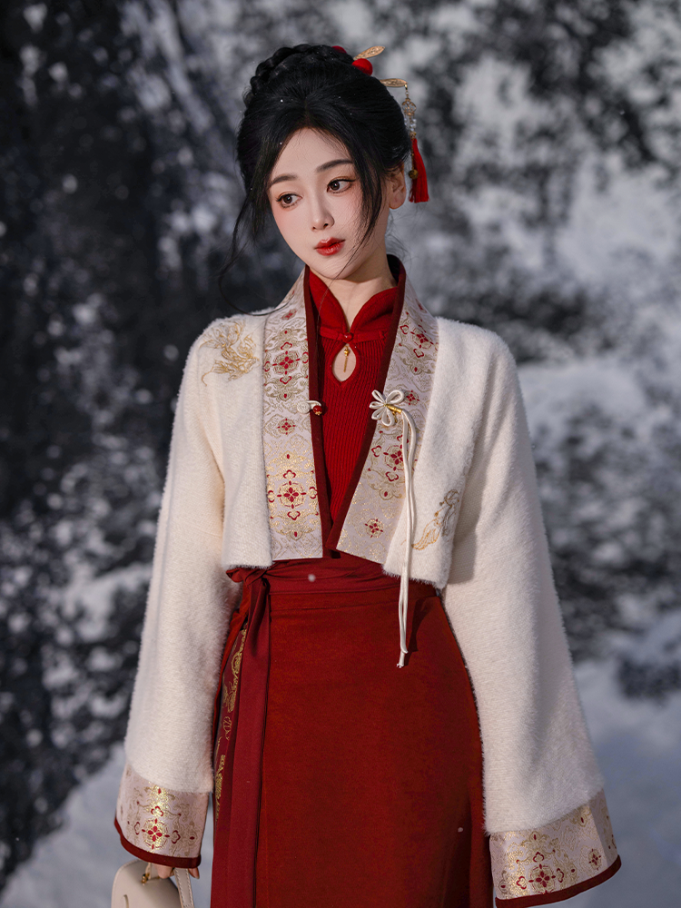 Festive Hanfu Crop Jacket for Engagement, Tea Ceremony or Chinese New Year - Niannian 年年 (Preorder)