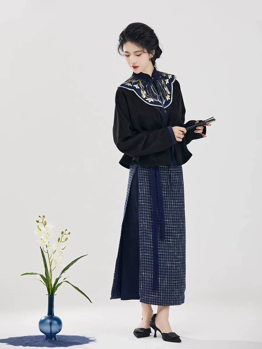 Song-Ming Dynasty Modern Hanfu Set with Long Sleeve Top and Spiral Skirt - Xu Xue 煦雪 (Preorder)