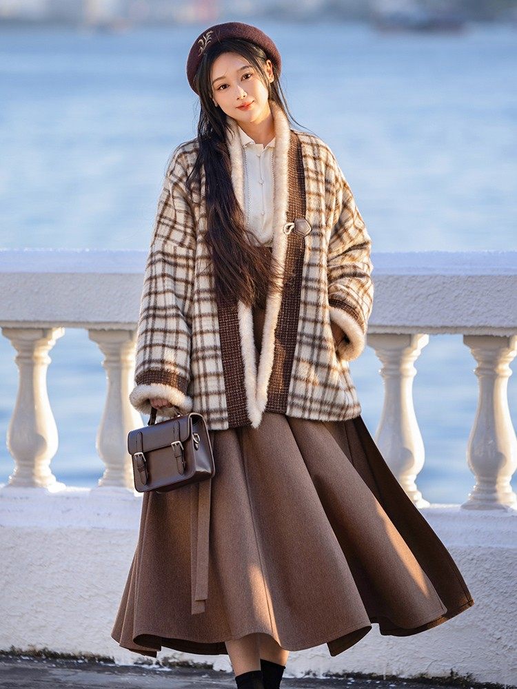 Song Dynasty Modern Hanfu Long Sleeve Top and Wrap Skirt for Autumn and Winter - Puppet Princess 布偶格格 (Preorder)