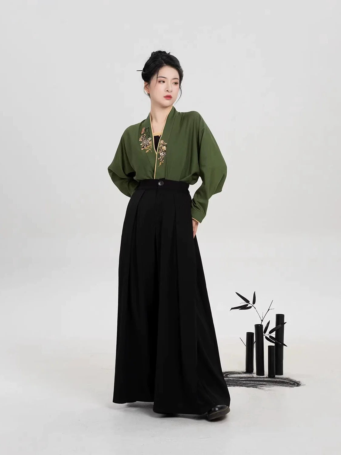 Song Dynasty Modern Hanfu Set with Winged Sleeve Top and Wide Leg Pants - Bookmark Butterfly 书签蝴蝶 (Preorder)