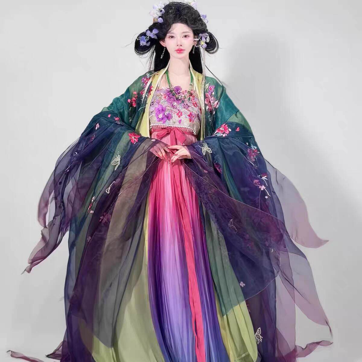 Begonia Still Blooming | Tang Dynasty Heziqun Hanfu Set in Spring Garden Series