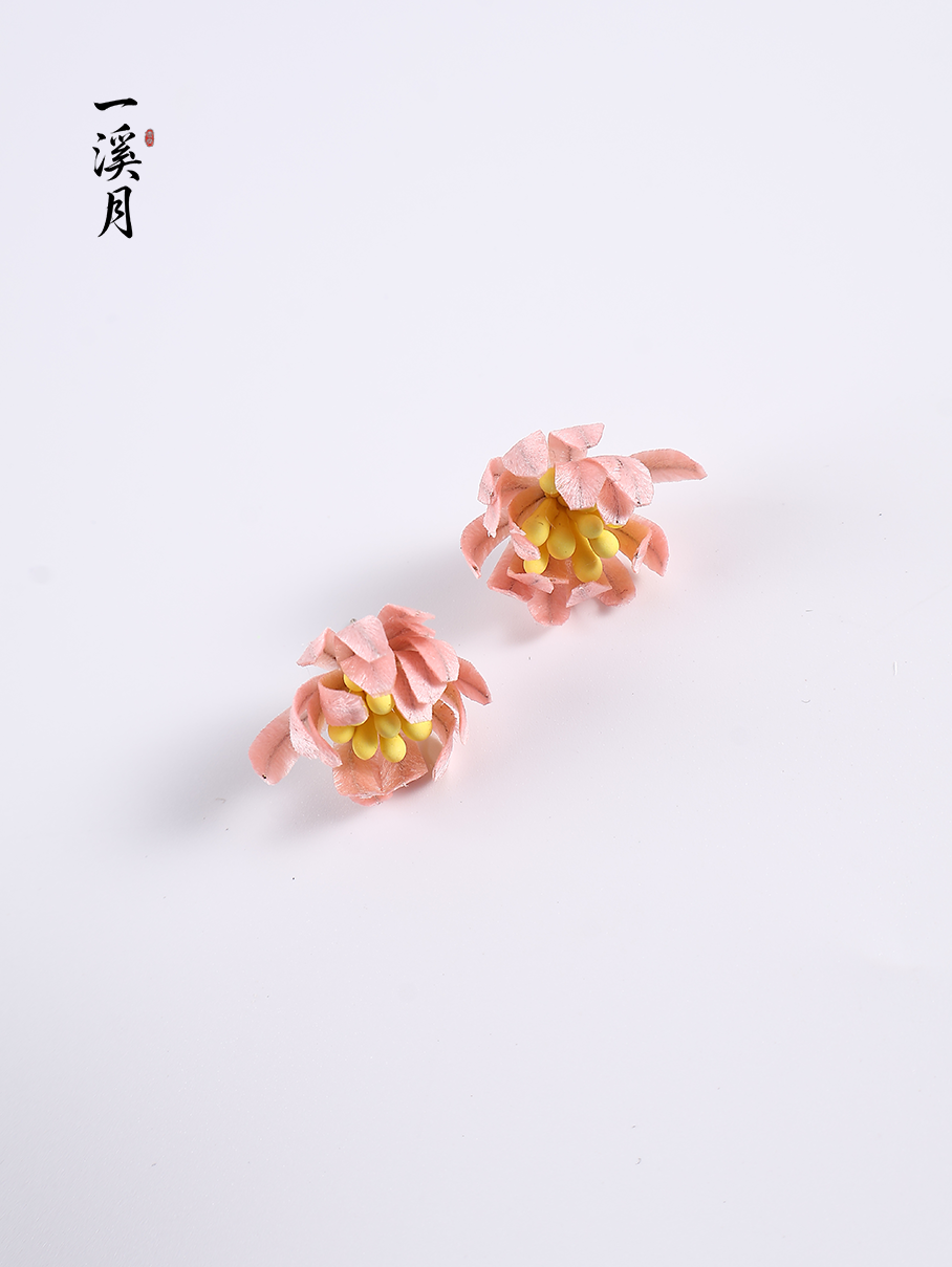 Chrysanthemum Velvet Flower Stud Earrings | Qipao Jewelry