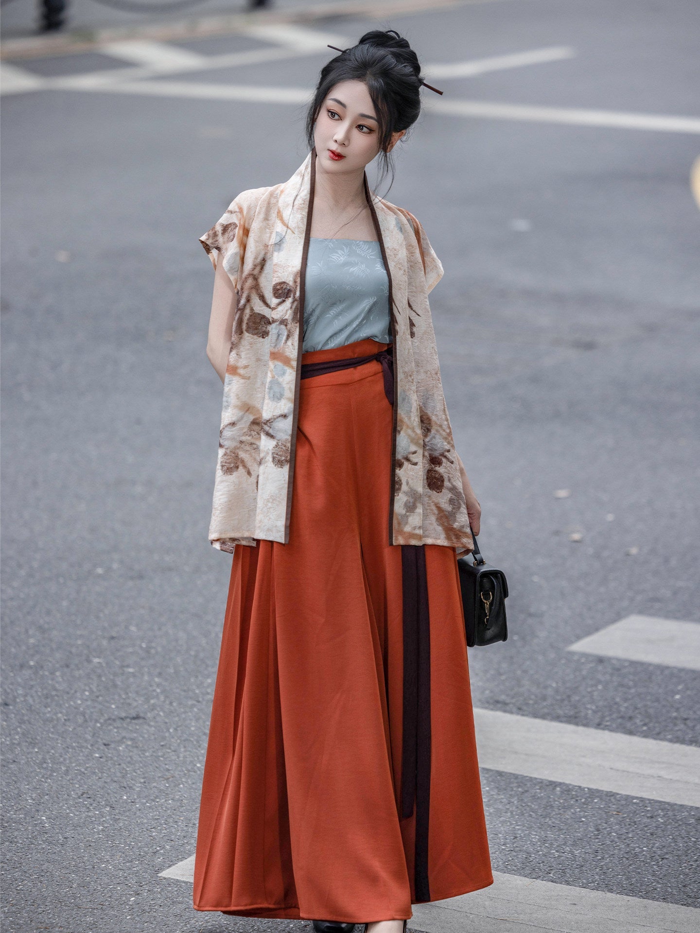 Song Dynasty Modern Hanfu Winged Sleeve Top or Sleeveless Vest - Withered Flowers 枯木生花 (Preorder)