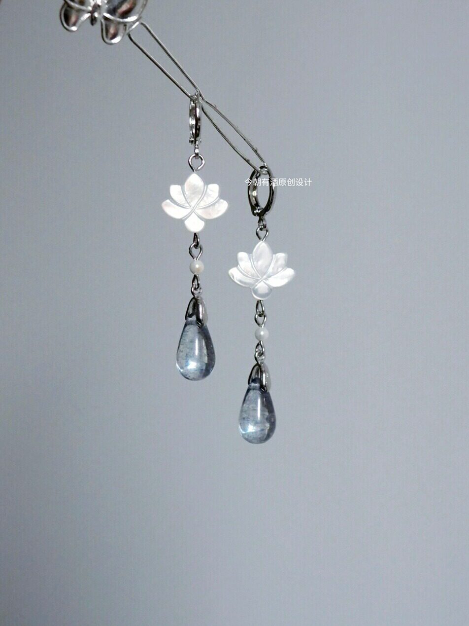 Clear Hibiscus Earrings | Hanfu Jewelry