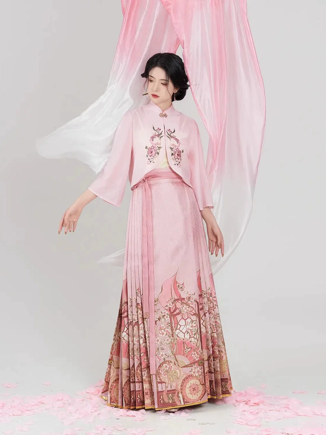 Chinese Blouse & Mamian Skirt Outfit | Burning Peaches 锦扇桃灼