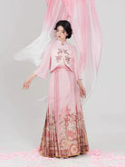 Chinese Blouse & Mamian Skirt Outfit | Burning Peaches 锦扇桃灼