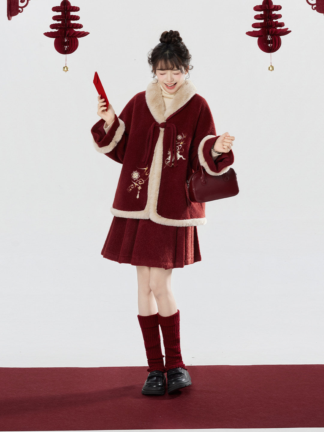 Tang Dynasty Dunhuang Museum Red Woolen Coat and Mini Mamian Skirt - Fu Lu Mingchun 福鹿鸣春 (Preorder)
