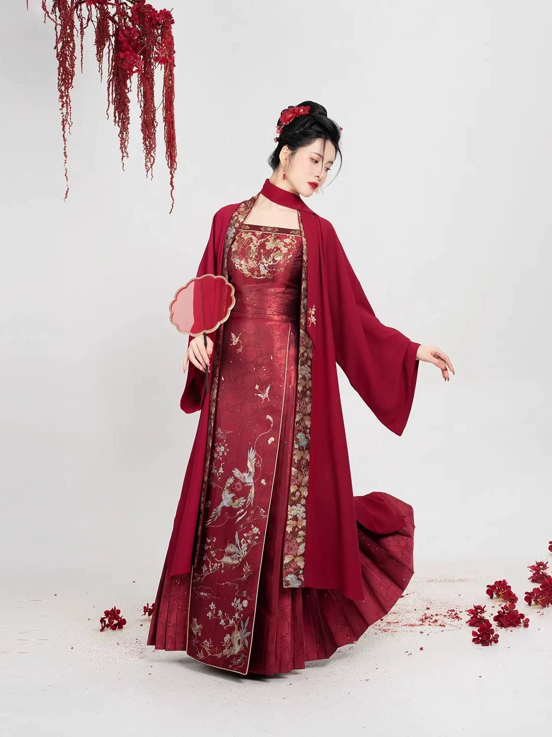 Ming Dynasty Wedding Hanfu Set & Mamian Skirt | Crimson Magpie 丹鹊相思