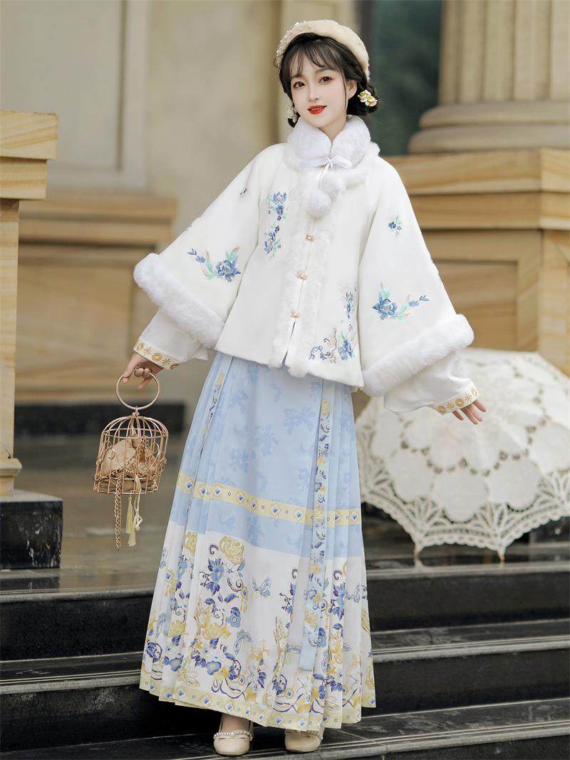 Ming Dynasty Embroidered Fleece Square Collar Jacket & Printed Mamian Skirt | Lanting 兰亭