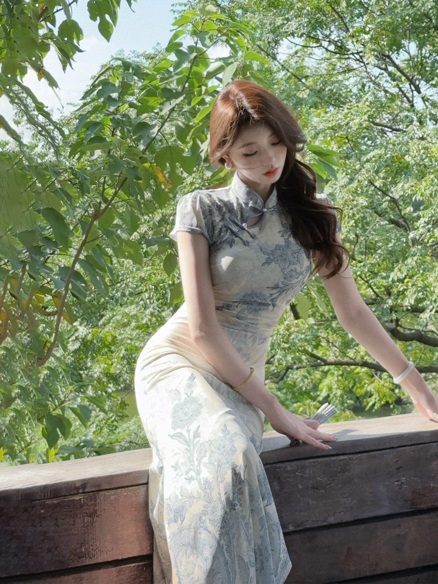 Short Sleeve Long Cheongsam | Porcelain
