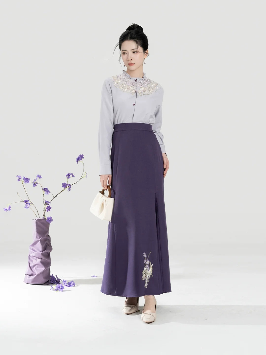 New Chinese Style Women Purple Embroidered Blouse with Fitted Mermaid Skirt - Xianglan 雪香兰 (Preorder)