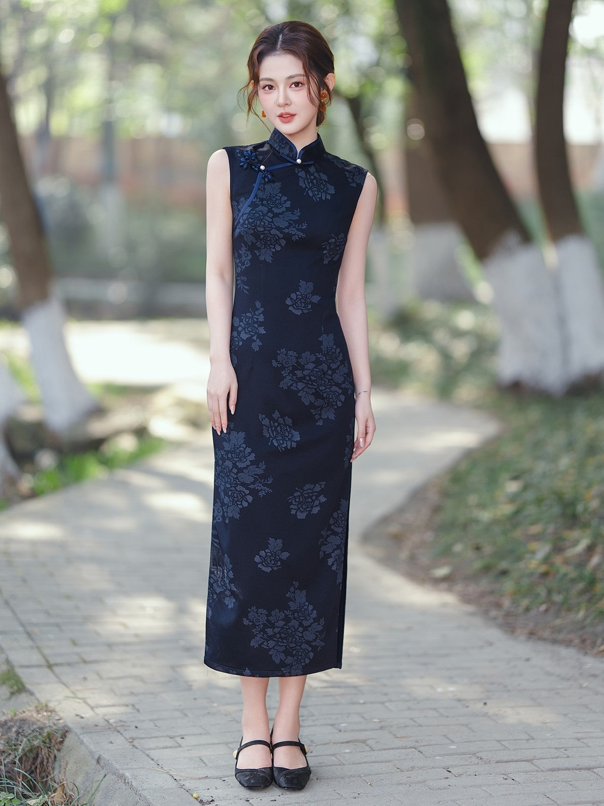 Sleeveless Floral Long Cheongsam | Midnight
