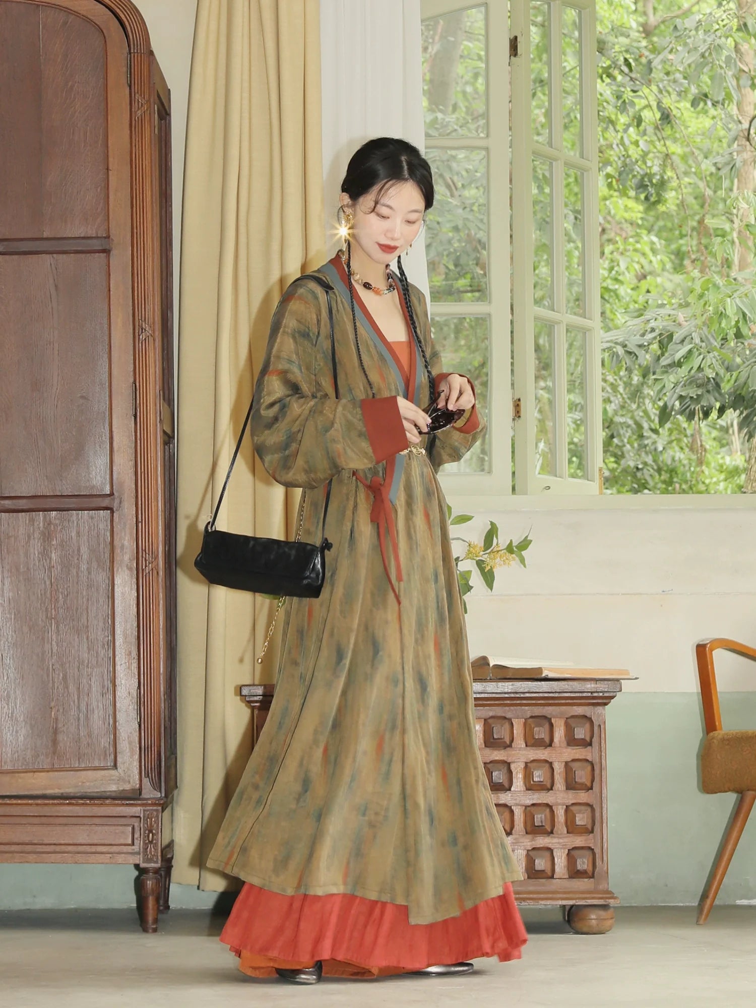 Oil Painting 油彩 - Song Dynasty Hanfu Straight Robe for Spring & Autumn (Preorder)