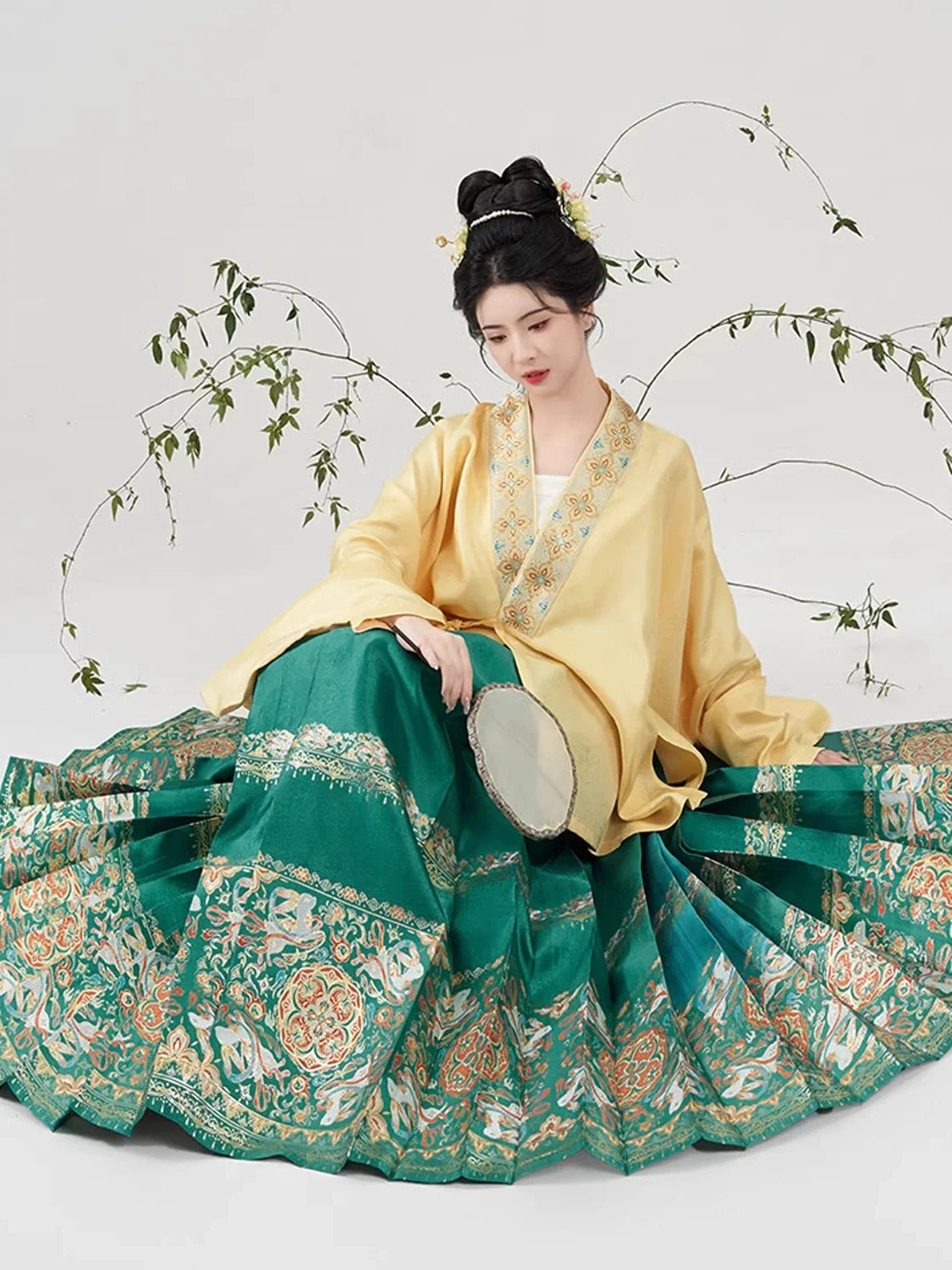 Ming Dynasty Modern Hanfu Mamianqun Outfit - Lucky Rabbit 兔个吉利
