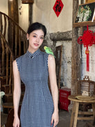 Sleeveless Checkered Long Cheongsam | Muyun