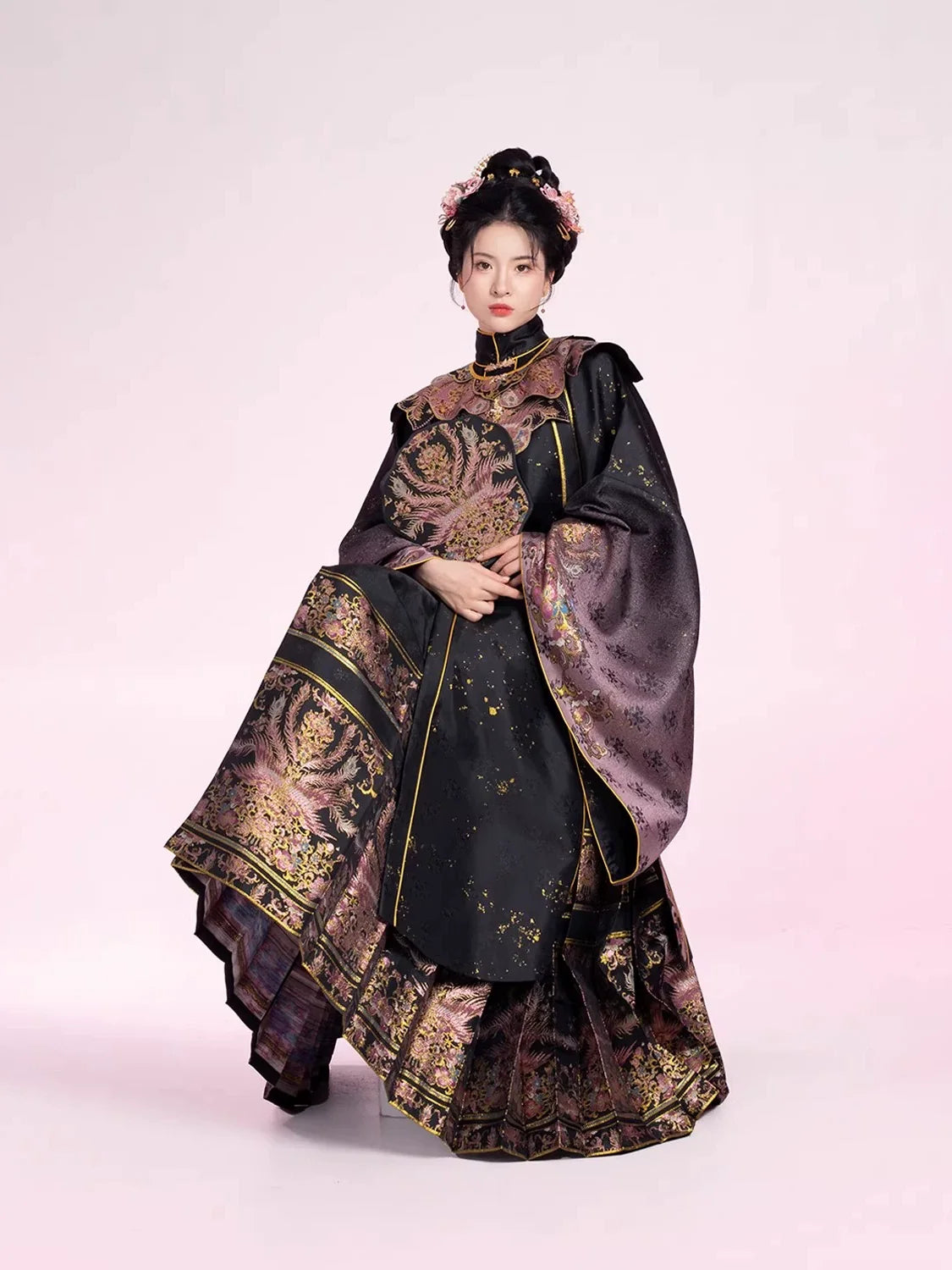 Ming Dynasty Traditional Hanfu Set & Mamian Skirt | Golden Jade Feathers 粉翠流丹