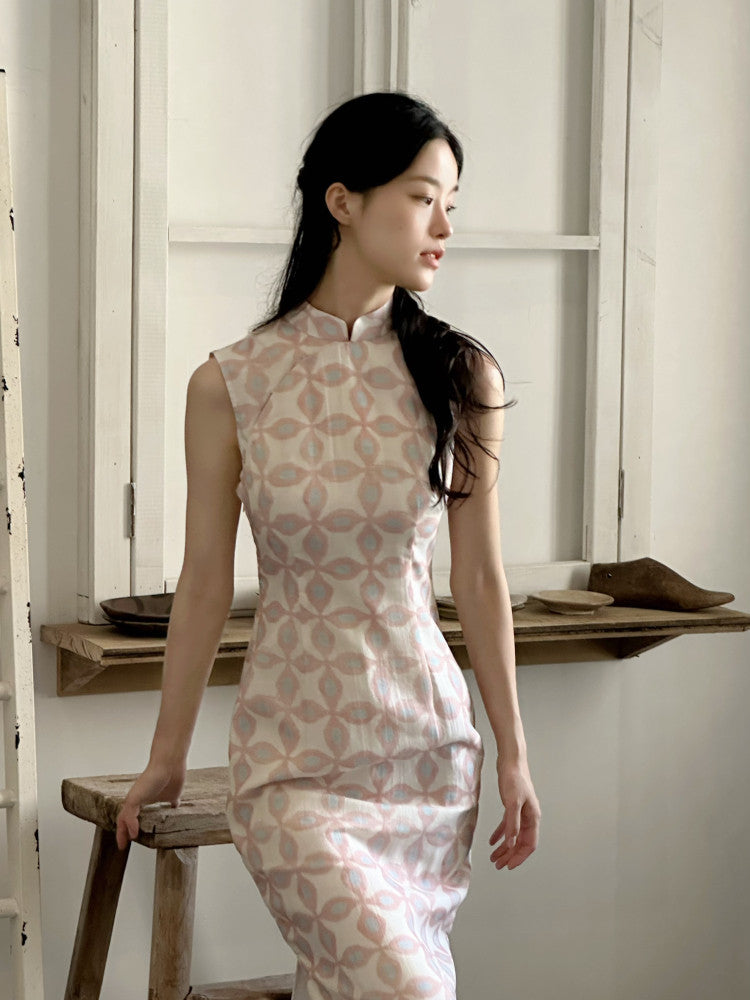 Sleeveless Retro Patterned Long Cheongsam | Xiangwan