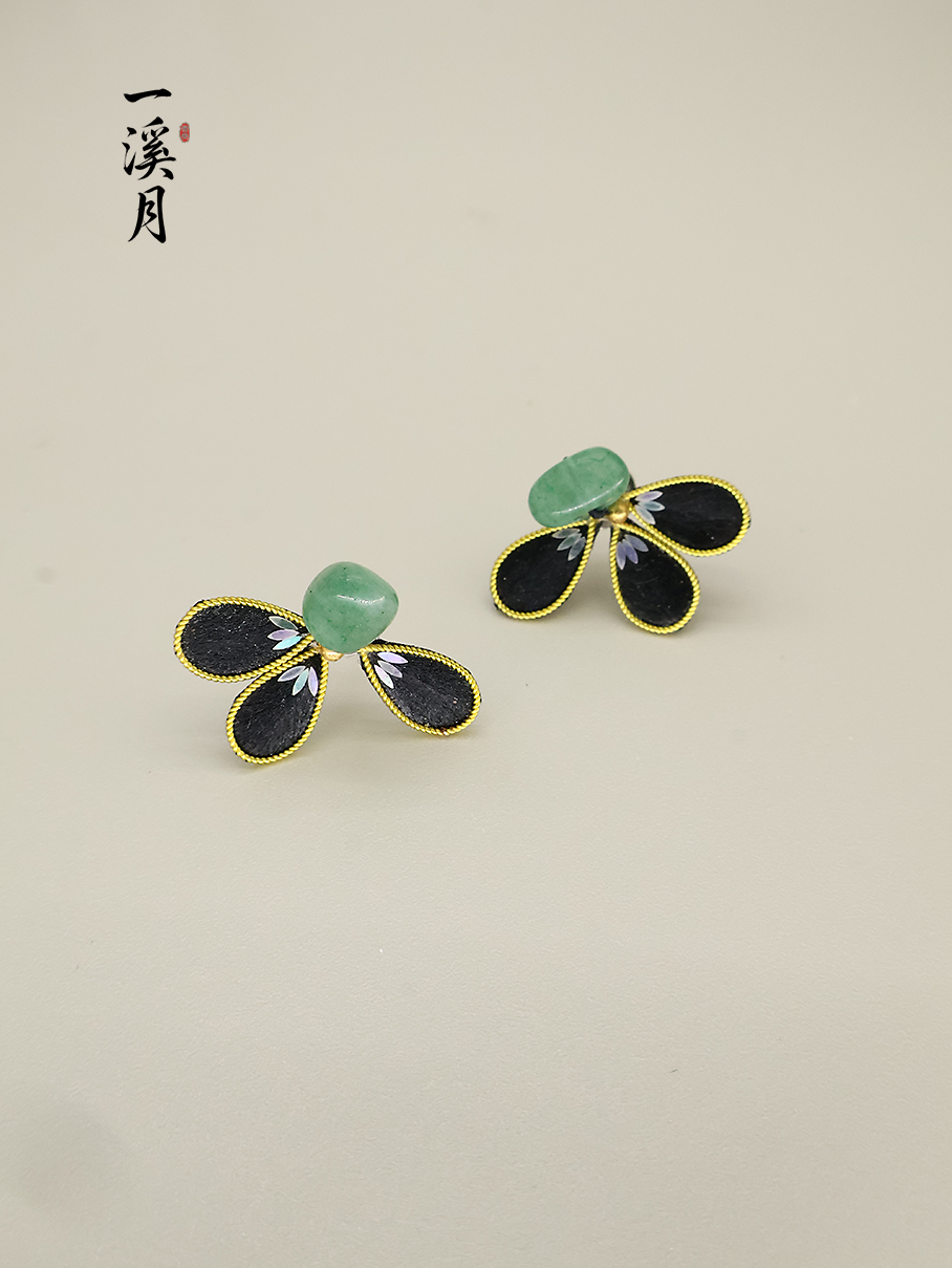 Lacquer and Jade Velvet Flower Stud Earrings | Qipao Jewelry