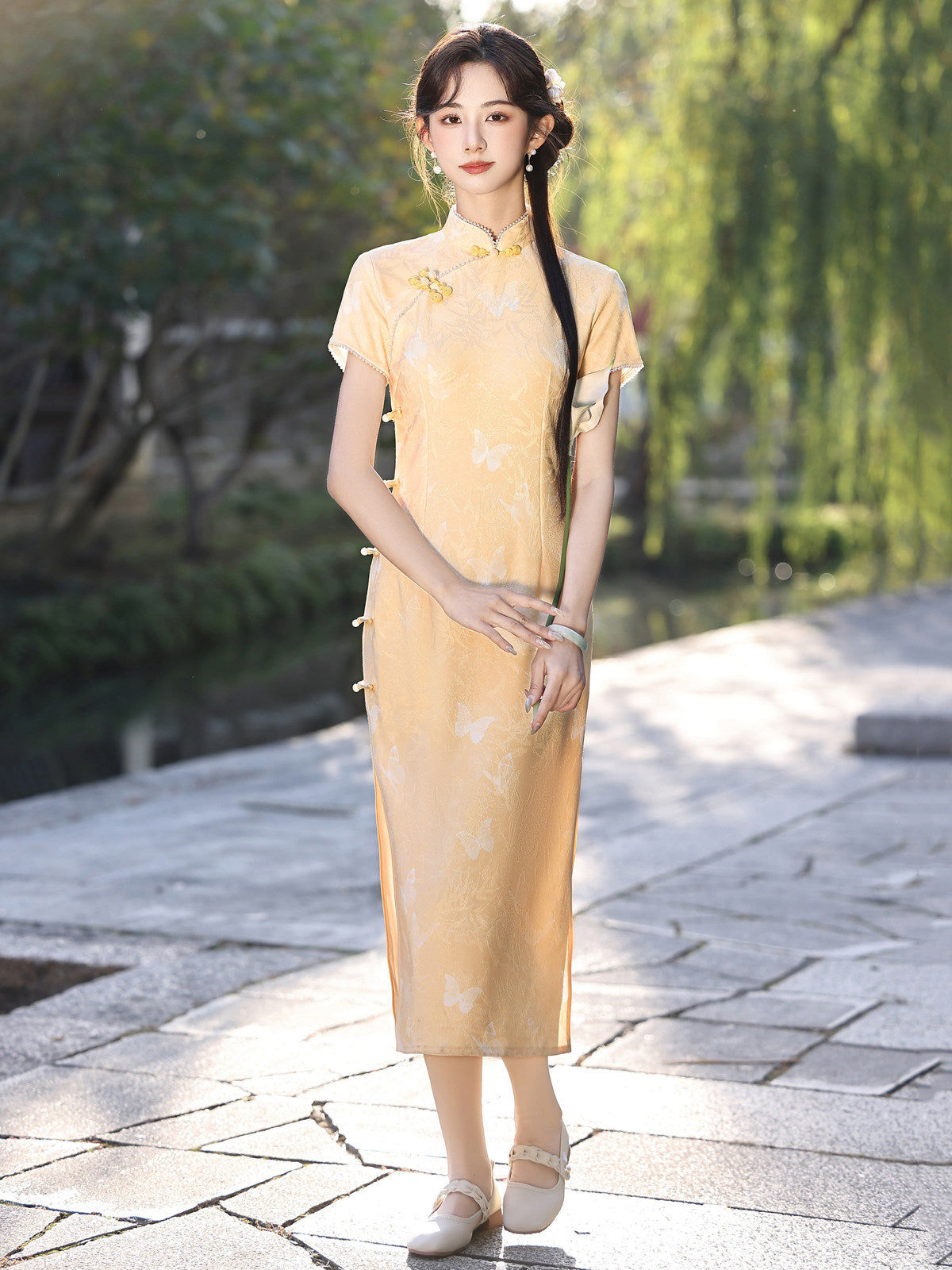 Short Sleeve Butterflies Midi Cheongsam | Soft Glow
