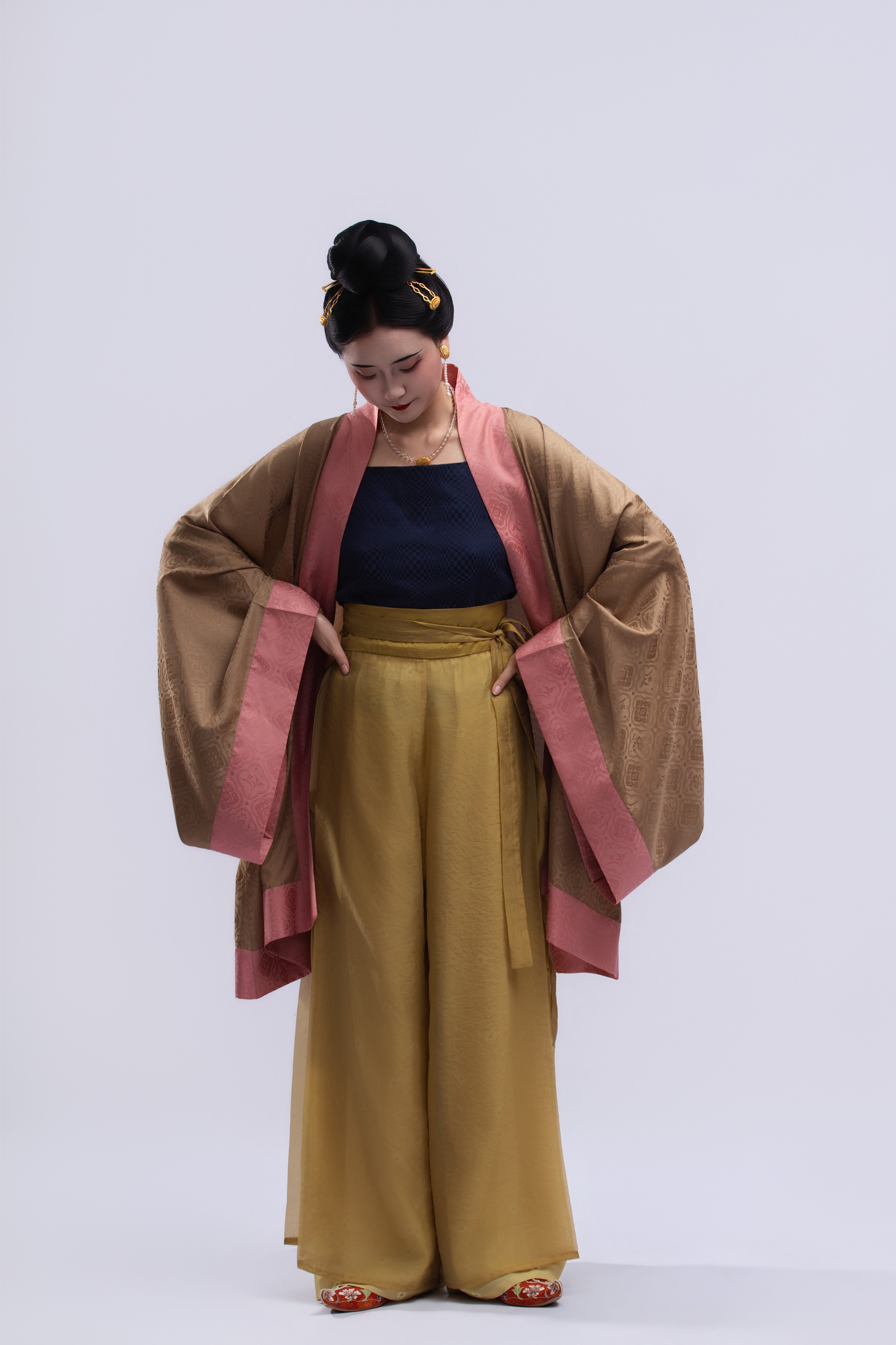 Haoshi Huasheng 好柿花生 Persimmon & Peanut Southern Song Dynasty Haoxiu Raccoon Sleeve Jacket