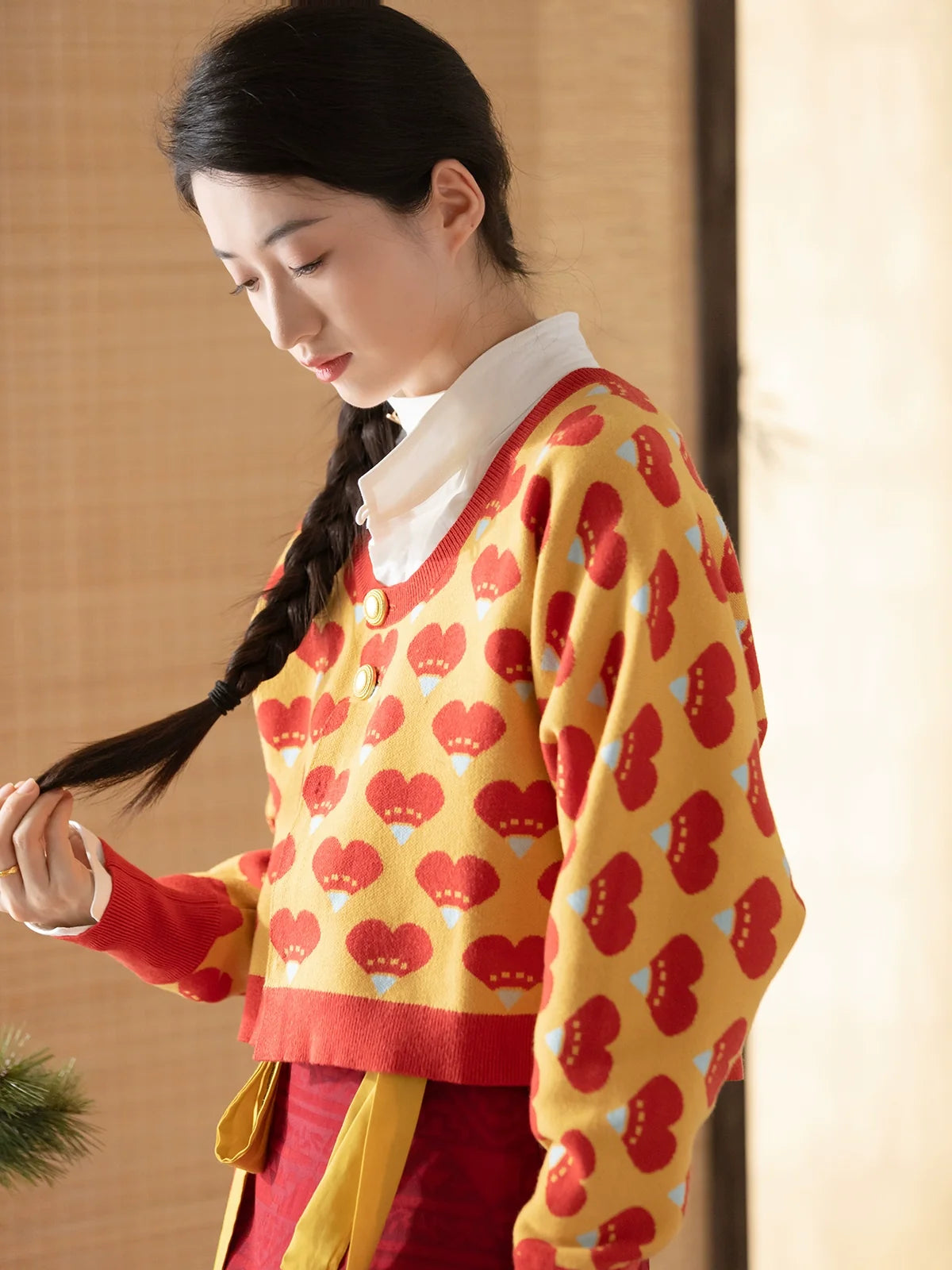 Bleeding Hearts 血心 Modernized Tang Dynasty Tanling Knit Cardigan