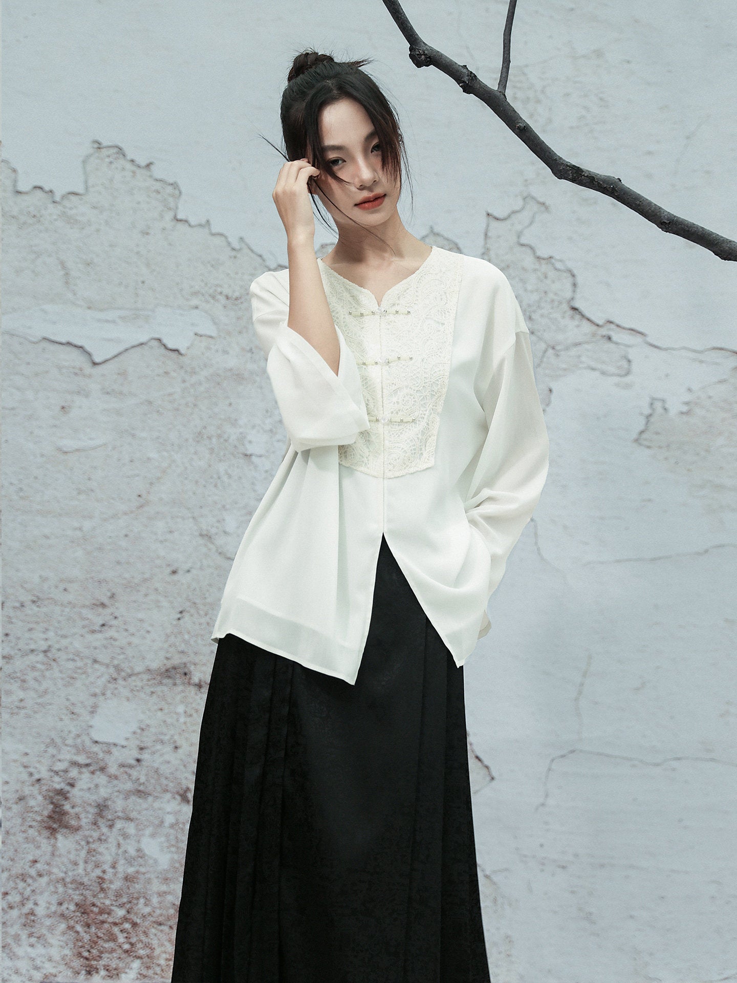 New Chinese Style V Neck Chiffon Lace Embroidered Long Sleeve Top - Symplocos 山矾