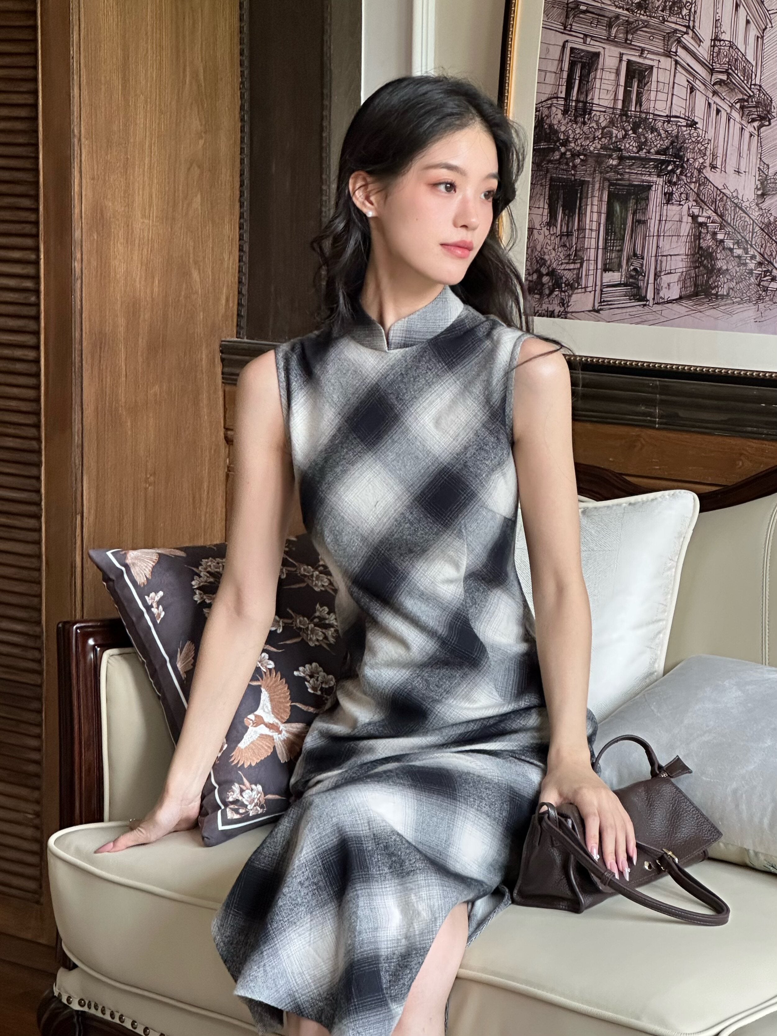 Sleeveless Black and White Plaid Long Cheongsam | Jasmine
