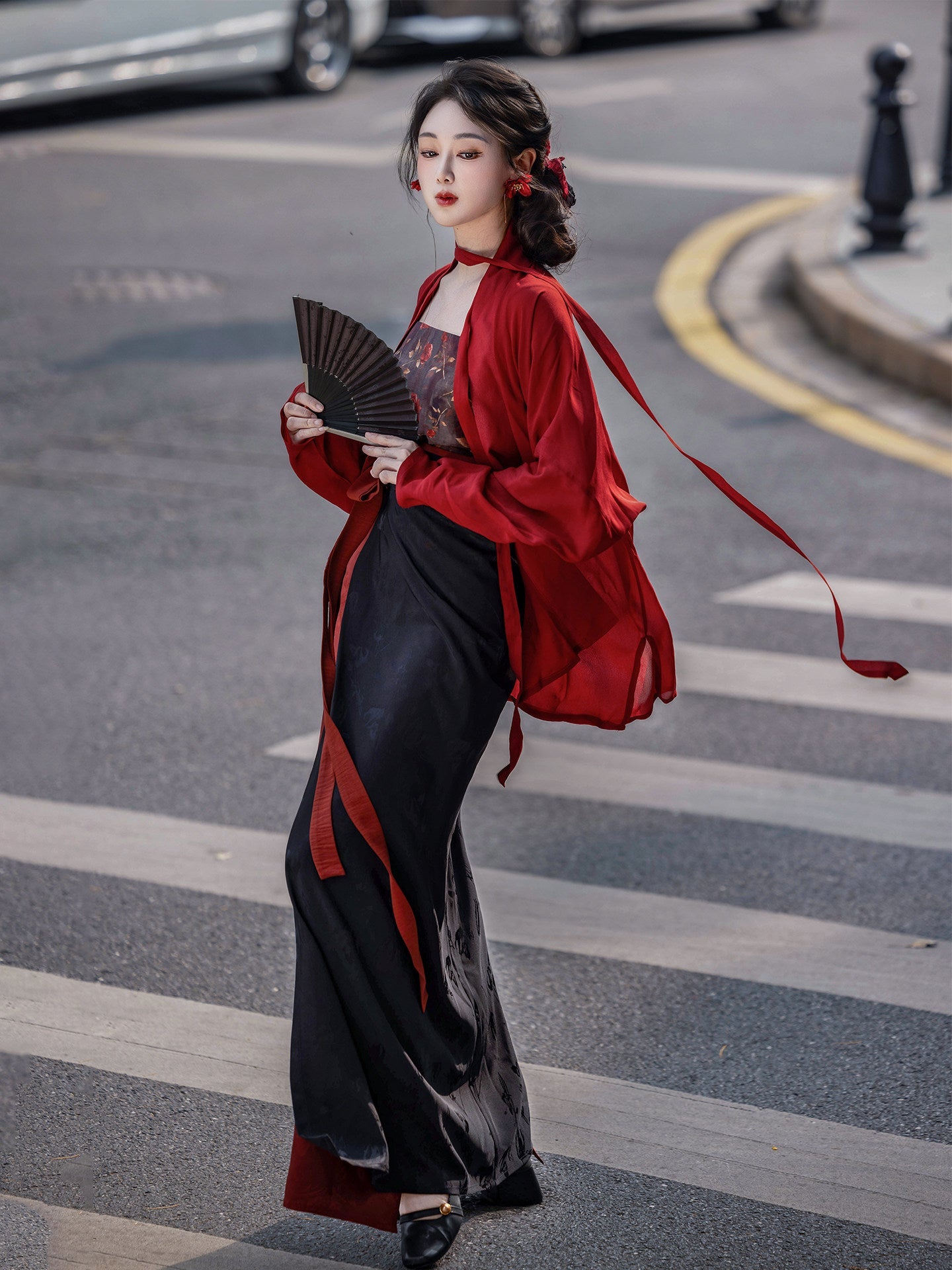 Song Dynasty Modern Hanfu Winged Sleeve Top and Spiral Skirt - Rose Whispers 玫瑰夜语 (Preorder)